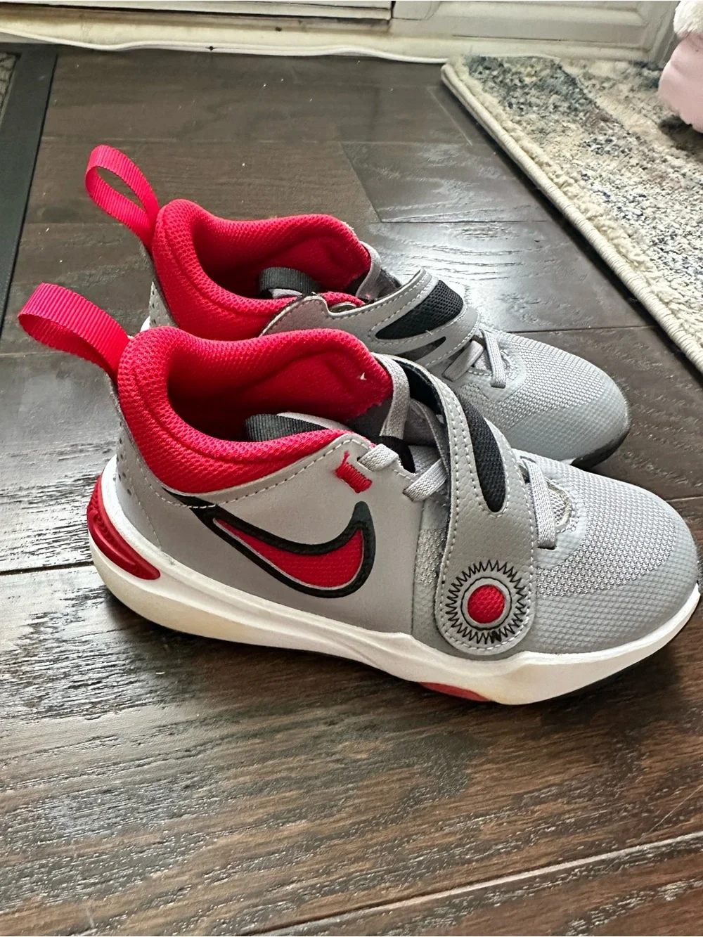 Nike Kids Grey and Red Hook-and-Loop Sneakers
